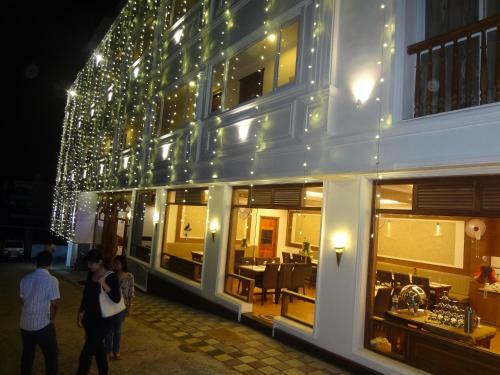 Hotel Seasons Thekkady