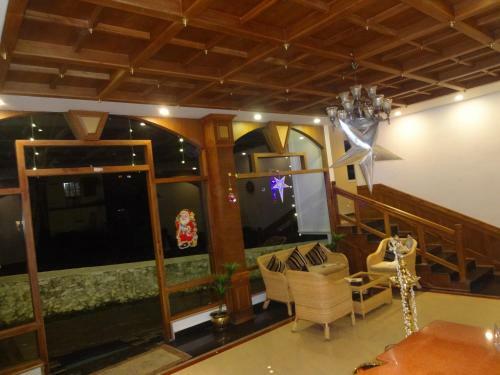 Hotel Seasons Thekkady