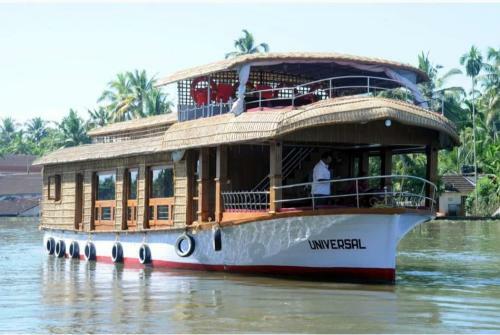 Kuttanaad Houseboats