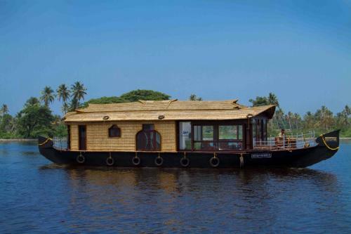Kuttanaad Houseboats