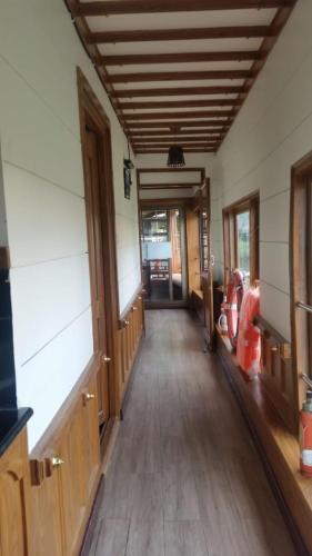 Kuttanaad Houseboats