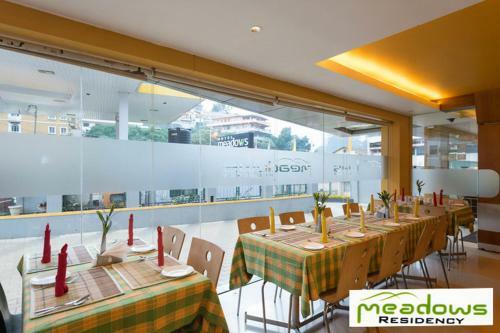 Hotel Meadows Residency