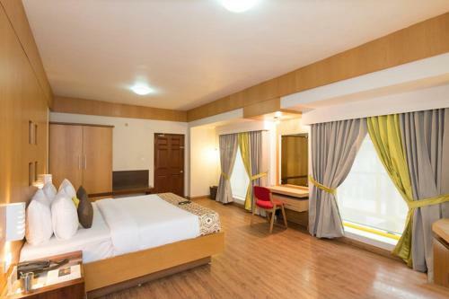 Hotel Meadows Residency