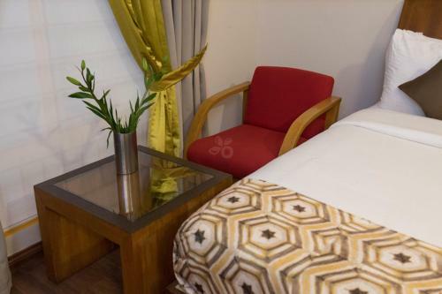 Hotel Meadows Residency