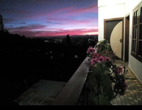 Hostal Sunset Valley Holiday Inn