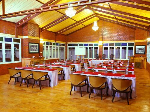 Hotel Vinnca West Downs Heritage Resort
