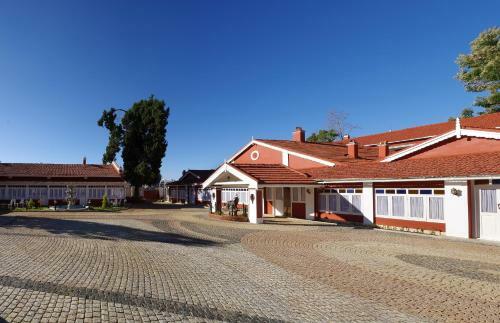 Hotel Vinnca West Downs Heritage Resort