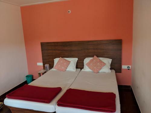 Hostal Reflections Guest House
