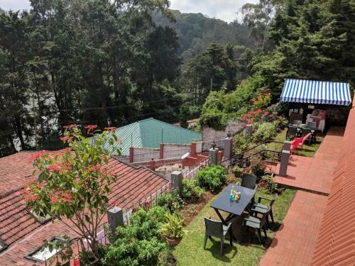 Hostal Reflections Guest House