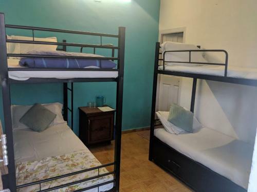 Hostal Reflections Guest House