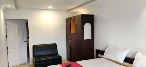 Hotel Runs Residency