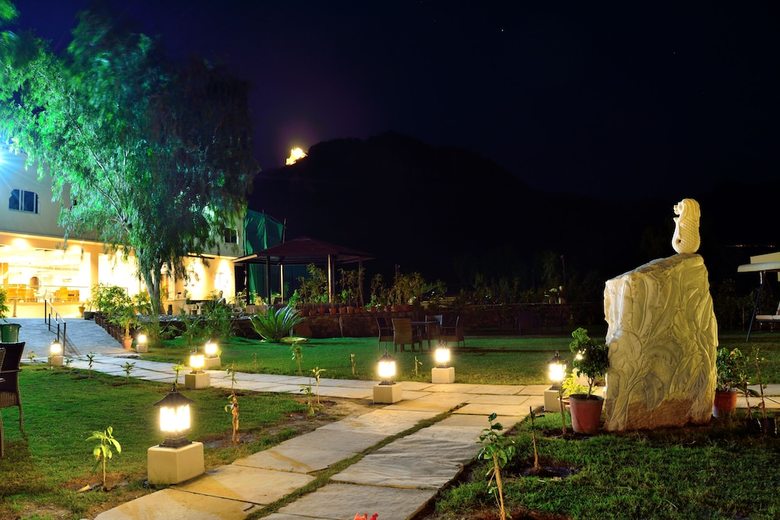Hotel Bamboo Saa Resort & Spa