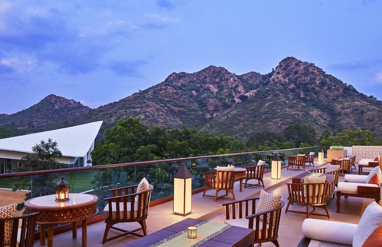 Hotel Taj Aravali Resort & Spa
