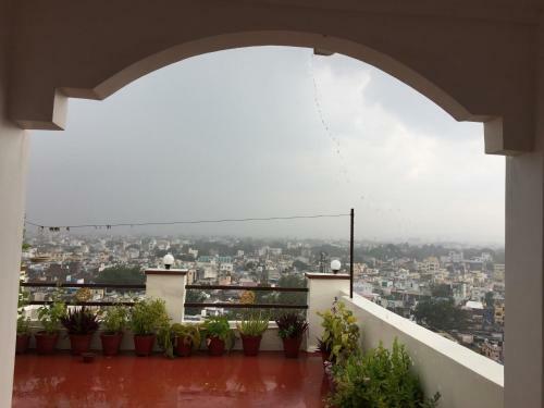 Hotel Shivam Paying Guest House,u