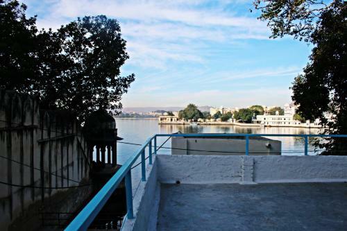 Gypsy Child Lake Hostel Udaipur