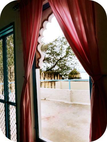 Gypsy Child Lake Hostel Udaipur