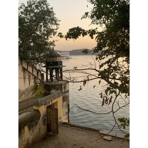 Gypsy Child Lake Hostel Udaipur