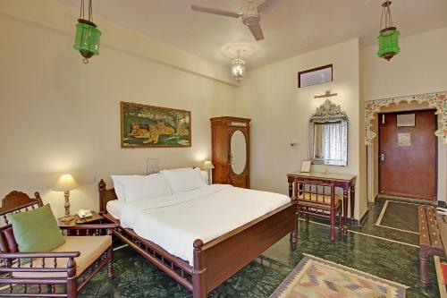 Lake Pichola Hotel