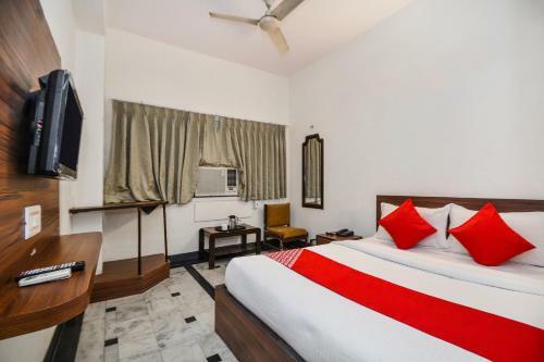 Oyo 23086 Hotel Mayur
