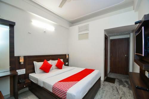 Oyo 23086 Hotel Mayur