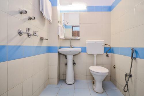 Oyo 23086 Hotel Mayur