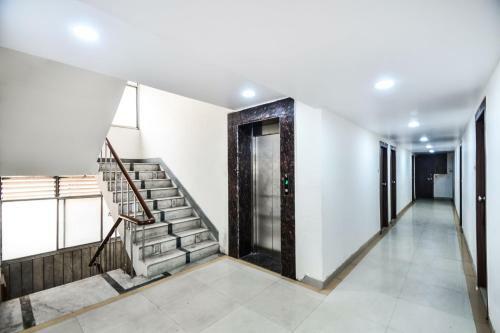 Oyo 23086 Hotel Mayur