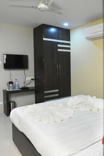 Hotel S L E Residency