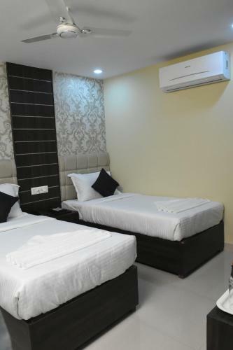 Hotel S L E Residency