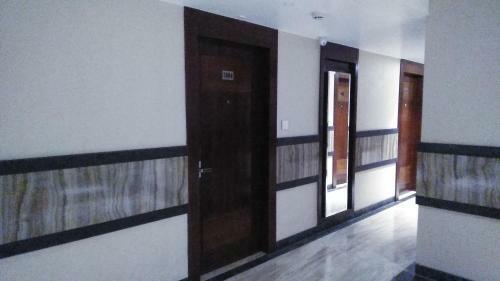 Hotel Square Inn