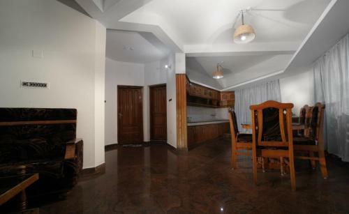 Hotel Adam's Paradise