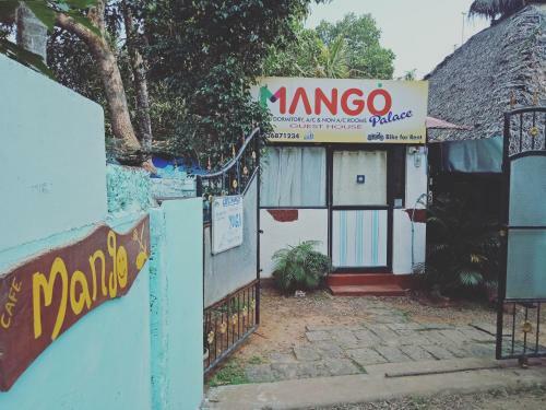 Hostal Mango Palace