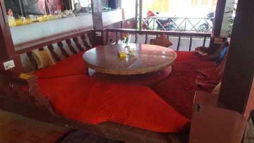 Hostal Mango Palace