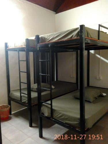 Short Giraffe Hostels - Varkala Beach