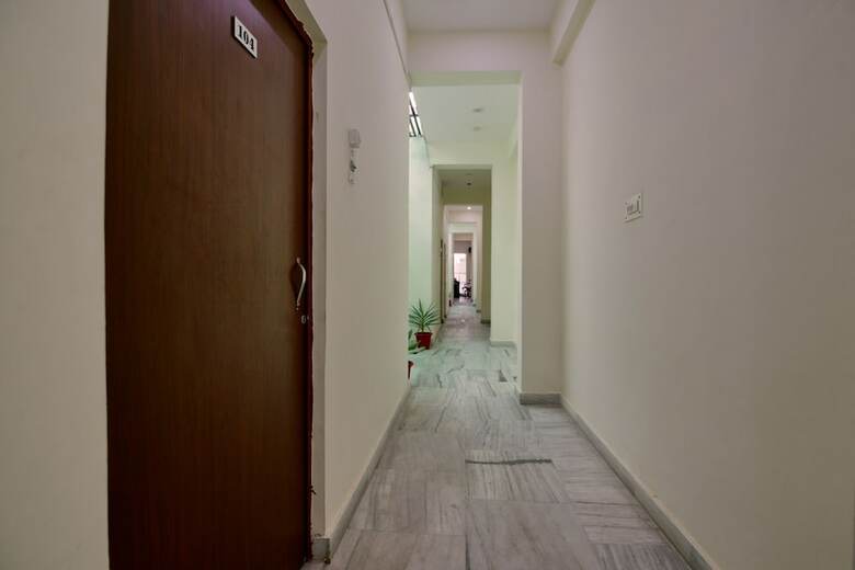 Oyo 12193 Sandhya Hotel