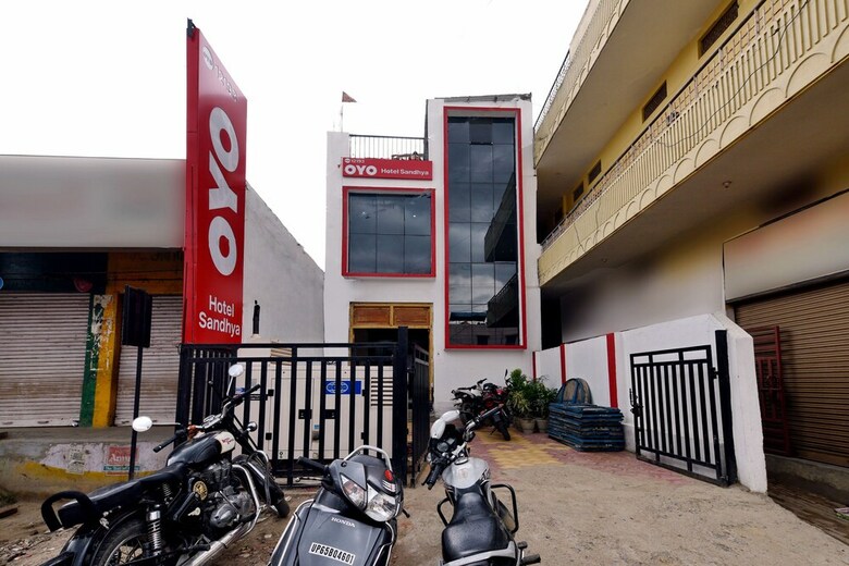 Oyo 12193 Sandhya Hotel