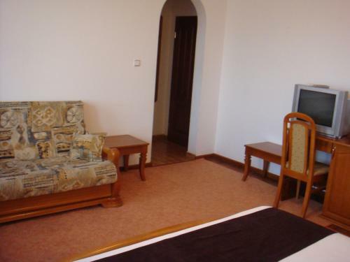 Elegance Hotel