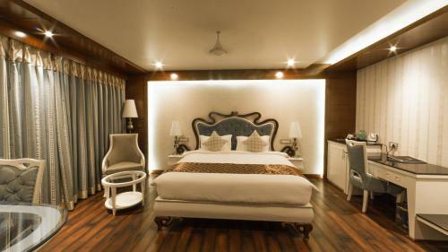 Costa Riviera Hotel