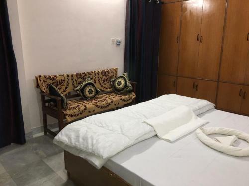 Sanket Sood Bed And Breakfast Varanasi
