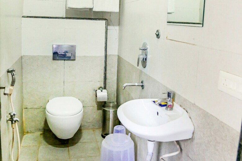 Hotel Fabexpress Essvee Mg Road Vijayawada