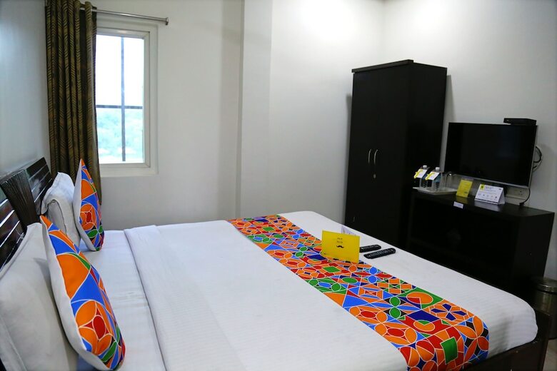 Hotel Fabexpress Essvee Mg Road Vijayawada
