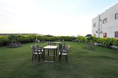Oyo 17408 Scindia Resorts And Hotels