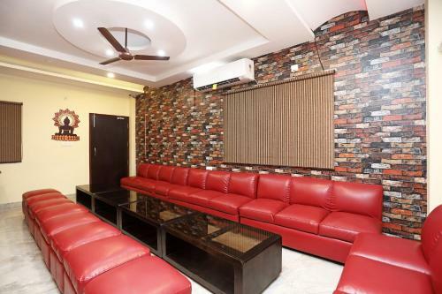 Oyo 17408 Scindia Resorts And Hotels