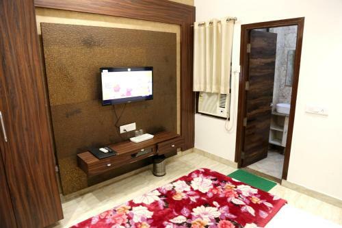 Hotel Shree Ananad Dham