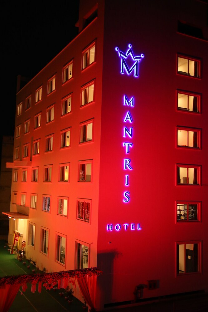 Mantris Hotel