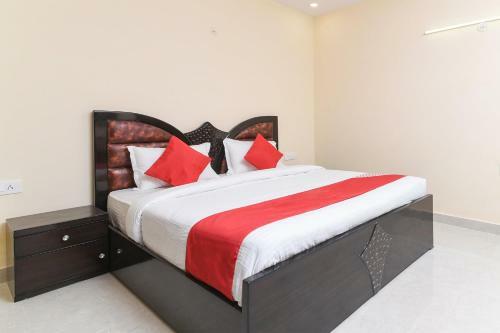 Hotel Oyo 15834 Shubhangni Residency