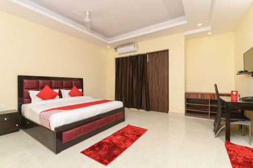 Hotel Oyo 15834 Shubhangni Residency