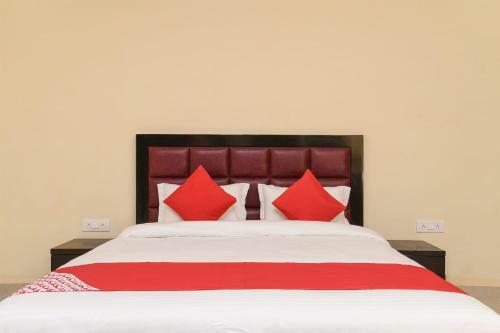 Hotel Oyo 15834 Shubhangni Residency