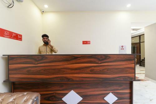 Hotel Oyo 15834 Shubhangni Residency