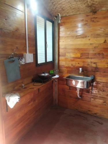 Hostal Cozy & Comfy Cabin With Small Kitchen Near Vagator Beach
