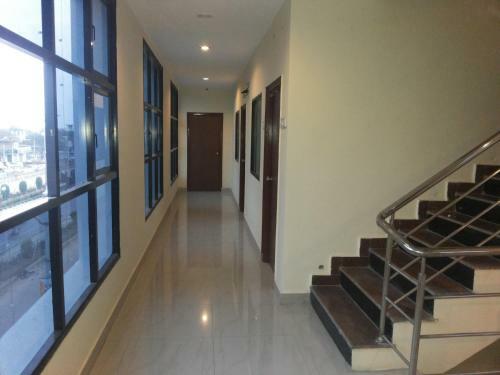 Lodge Hotel Neem Tree Hyderabad Airport